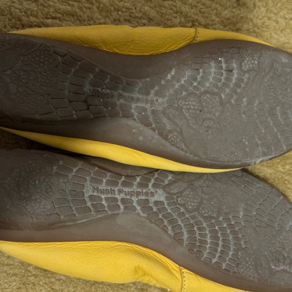 Hush Puppies teal skin leather loafer flats US9.5 mustard yellow - Picture 3 of 3